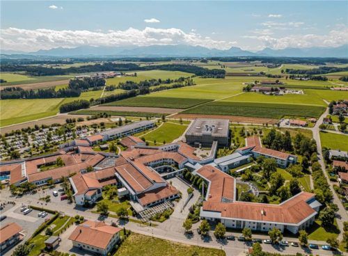 Die Schön-Klinik Vogtareuth hat im Jahr 2024 offenbar ein Minus von 8,4 Millionen Euro erwirtschaftet. Das geht aus dem Jahresabschluss der Klinik-Gruppe hervor. Foto Schön-Klinik-Gruppe