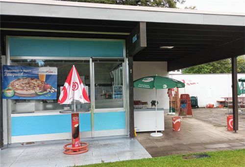 Die Stadt Kolbermoor sucht einen neuen Pächter für den Kiosk im Freibad. Foto Weinzierl