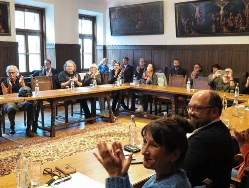 Die Stadträte spendeten anhaltenden Applaus. Fotos Weithofer