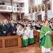 Siegsdorfer und Heutauer Trachtler gedenken ihrer Toten