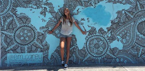 Die Welt war ihr Zuhause: Im Urlaub in Australien entstand diese Aufnahme von Hanna Wörndl. Die junge Frau aus Hohenaschau wurde nur 23 Jahre alt.Foto re