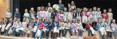 Die wichtige Mahlzeit zwischendurch war auch bei der Bio-Pausenbrot-Aktion an der Luitpold-Grundschule und derSt.-Georg-Grundschule in Bad Aibling Thema. Dort wurde die Aufklärung vom Landkreis Rosenheim und der Sparkasse Rosenheim-Bad Aibling unterstützt. Foto Öko-Modellregion Hochries-Kampenwand-Wendelstein