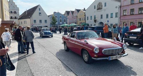 Ein Highlight des Tages wird wieder die Oldtimer-Ausstellung. Fotos Verkehrs- und Werbegemeinschaft Neumarkt-Sankt Veit e. V.