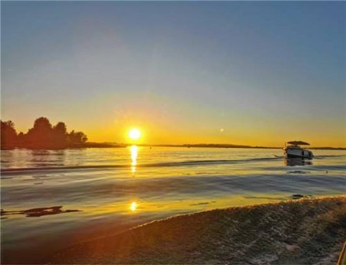 Einen herrlichen Sonnenuntergang gibt es inklusive.