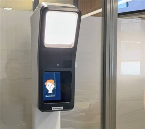 Eines der beiden Fotogeräte, die im Bürgerbüro im Einsatz sind. Foto Kreisstadt mühldorf