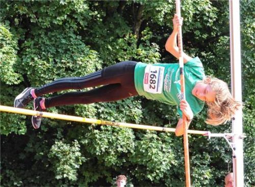 Elise Bels (SV Schloßberg-Stephanskirchen) wurde Oberbayern-Meisterin im Stabhochsprung der W13.Foto Ludwig Stuffer