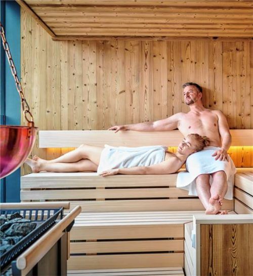 Entspannung in der Sauna. Foto Marketing Bayerischer Wald/Sternwirt
