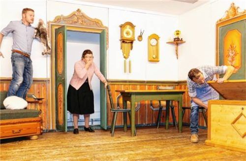 Erste Probeneindrücke von der Komödie „Keine Ruhe in der Truhe“.Foto Hötzelsperger