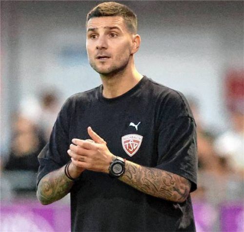 Fordert mehr Mut und Entschlossenheit: Buchbachs Trainer Aleksandro Petrovic.Foto Michael Buchholz