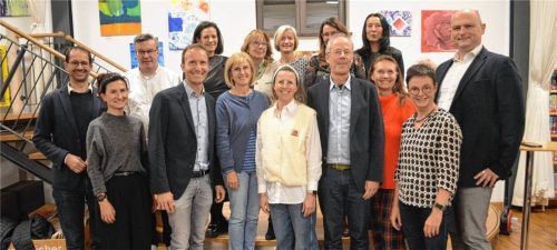 Gesamtvorstand mit Beirat (von links): Oberbürgermeister Andreas März, Andrea Michael, Armin Radtke, Florian Ludwig, Andrea März, Bianca Stein-Steffan, Gabriele Wittekindt, Teresa Jancso, Kathrin Kley, Manuela Heubusch, Peter Weigel, Denise Dih, Claudia Sieberath, Bärbel Thum (verdeckt), Susanne Delp, Alexander Korn.Foto sieberath