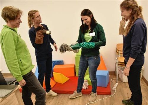 Gesine Herzog (links) mit ihren Mitarbeiterinnen Saskia Heiss, Claudia Spiegelberger und Carolin Syrek in den neuen Räumen.Foto Wunderlich