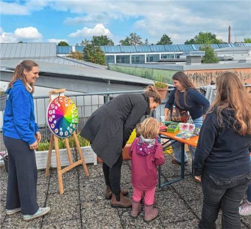 Glücksrad und Malwerkstatt: Der Kreisjugendring präsentierte seine vielen Möglichkeiten.Foto re