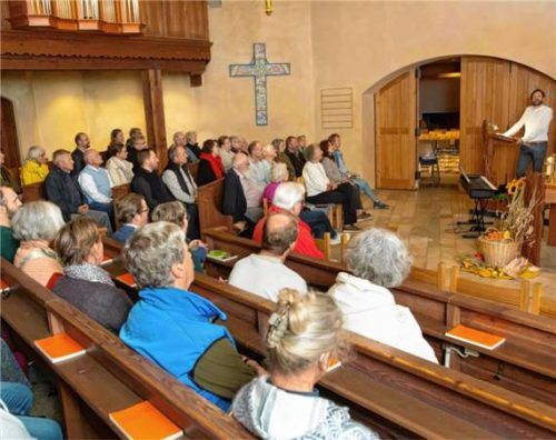 Gut besucht war die Christuskirche in Prien bei der Versammlung zur Vereinsgründung. Fotos Berger