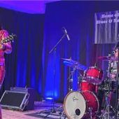 Erdige Soli vermischt mit Gothic-Akkorden