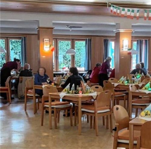 Im Adalbert-Stifter-Seniorenheim wurde ein Nachmittag im italienischen Stil organisiert. Foto re
