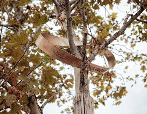 In der Königstraße, am Ludwigsplatz und in der Münchener Straße werden zum Gedenken an NS-Verfolgte weitere Möbiusschleifen angebracht, wie hier am Südtiroler Platz für den Zwangsarbeiter Karel Hobo.Foto Stadt Rosenheimi