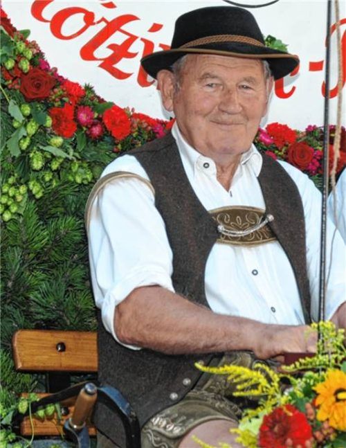 Isidor Niedermair ist im Alter von 91 Jahren gestorben. 55 Jahre lang steuerte er die Bierkutsche der Flötzinger Brauerei durch die Innenstadt. Foto Schlecker