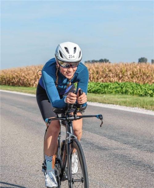 Leonie Rauch auf dem Bike bei einem Wettkampf in Ingolstadt. Foto re
