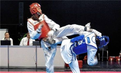 Luna Fellinger (rot) holte in Riga Gold.Foto re