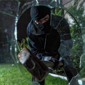 Wachsam durch den Herbst für wirksamen Einbruchschutz