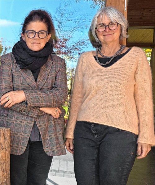 Mit Herz und Seele arbeiten Krippenleiterin Sylvia Münch-Berger (rechts) und Geschäftsleiterin Eva Janisch (links) in der integrativen Waldorfkinderkrippe „Sternenbrücke“ in Bad Aibling. Foto Beuerlein
