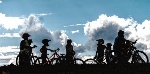 Mountainbiken als Lebensschule – das ist das Konzept von „Bergebezwingen“.Foto Simon Haupt