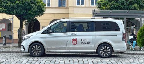 Mühldorfs Rufbus gehört (noch) nicht zum MVV. Fotos Latta