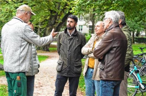 OB-Kandidat Abuzar Erdogan (Mitte) will die Rosenheimer Spielplätze kinderfreundlicher gestalten.Foto Spd Rosenheim