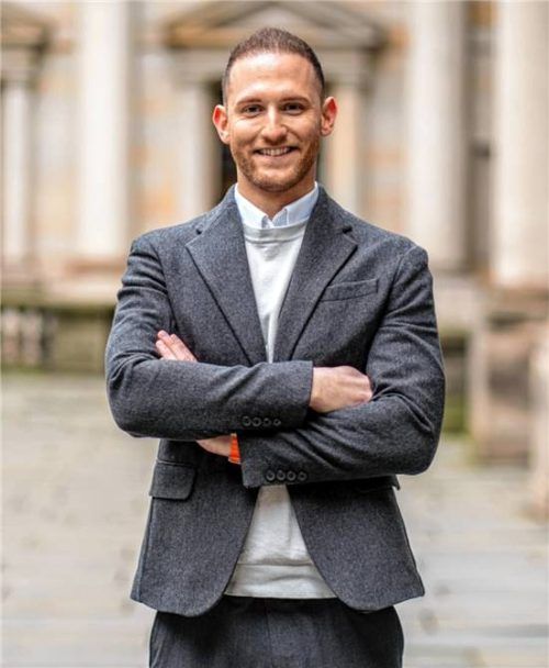 Raphael Lacroix (30) aus Grassau hat sich bei der TV-Sendung „Das perfekte Dinner“ beworben und wurde genommen. Fotos dpa/privat