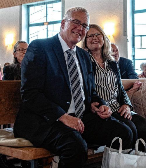 Sie haben den Talar nun abgelegt: Brannenburgs evangelischer Pfarrer Thomas Löffler und seine Frau, Pfarrerin Renate Hübner-Löffler, die zuletzt als Klinikseelsorgerin in der Region tätig war. Foto Thomae