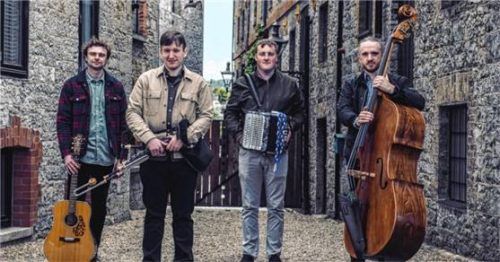 Sie komponieren alle ihre Melodien selbst: die vier jungen Musiker von „Buíoch“. Foto kavanagh