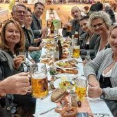 Geschmaust, gesungen und gelacht