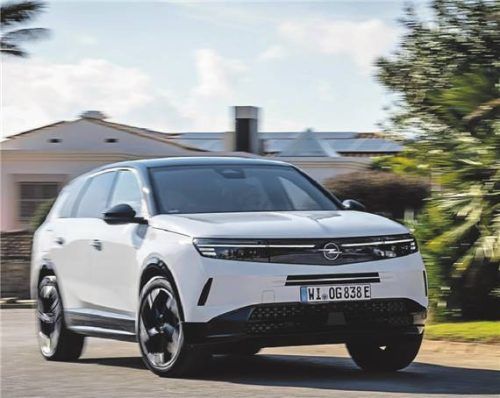 Sparsam im Verbrauch: Der Opel Grandland konsumiert als Plug-in-Hybrid ab drei Liter Benzin auf 100 Kilometer. Foto OPEL