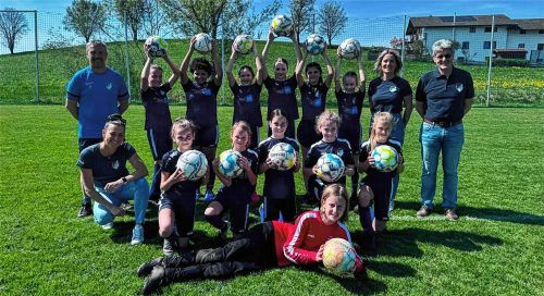 Stark am Ball sind beim TSV Babensham alle Kinder und Jugendlichen – hier die Mädchen-Mannschaft.