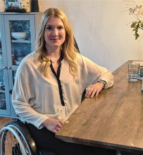 Stefanie Bürk aus Rosenheim sitzt seit einem Unfall im Januar im Rollstuhl. Foto Privat, Magdalena Aberle