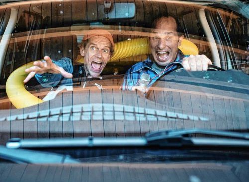 Tschick und Maik auf ihrem rasanten Roadtrip.Foto re