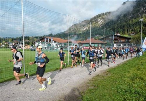Über 1300 Teilnehmer gingen an den Start beim Mountainman-Trailrunning in Reit im Winkl, auf unserem Bild der Start des M-Trail über 26 Kilometer.Foto Hauser