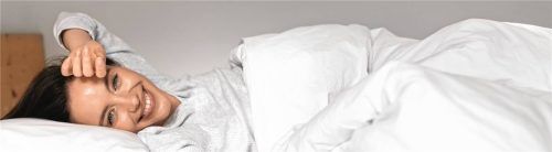 Um ein individuell geeignetes Bett zu finden, ist Probeliegen wichtig. Foto Adobestock