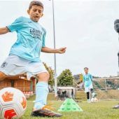 Tipps von qualifizierten Trainern für 60 Nachwuchs-Kicker