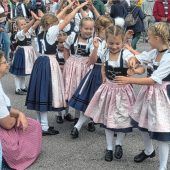 <p>Viel Applaus gab es bei ihrem Auftritt für die Kinder der „Isentaler“ Ampfing.Fotos Stettner</p>