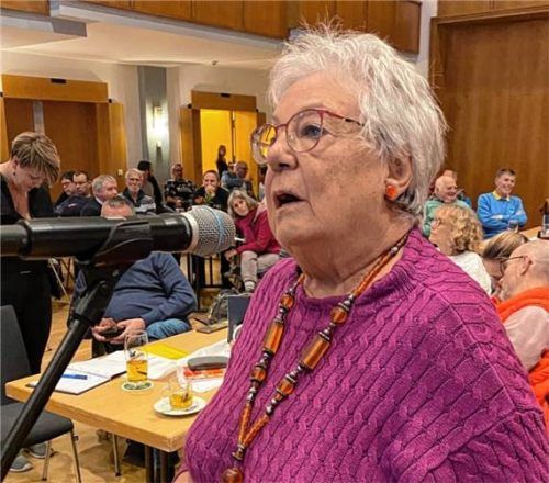 Viel Beifall von den Anwesenden erhielt Martina Mayer für ihre Anregung. Foto Kotter