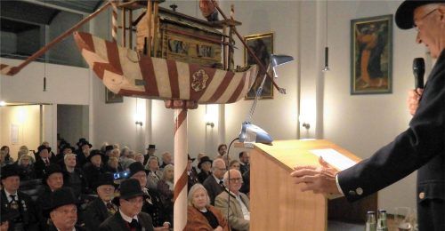 Vorsitzender der St. Nikolai-Schiffleut-Bruderschaft Sebastian Weger begrüßte die rund 100 Besucher. Fotos Weithofer