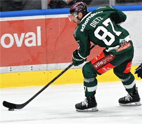 Wieder voll im Geschehen: Fabian Dietz hat seine ersten Spiele für die Starbulls Rosenheim bestritten.Foto Hans-Jürgen Ziegler