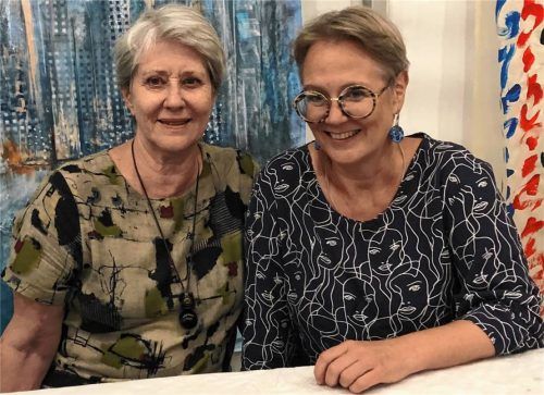 Wollen Kunst zugänglich machen: Vorstandsmitglied Christine Schönmetzler (links) und Kunstvereinsvorsitzende Martina Thalmayr.Foto Bößwetter