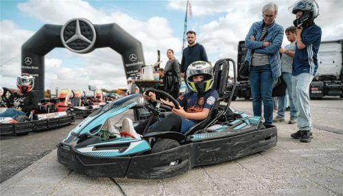 Zum Eröffnungsfest konnten die Besucherinnen und Besucher viele mobile Erlebnisse ausprobieren. Unter anderem stand eine Kartbahn zum Cruisen bereit. Fotos Nicolai Berger/ Jonas Schöpf SML Solution