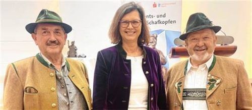 84 Freunde des Kartelns trafen sich in München. Mit dabei war Landtagspräsidentin Ilse Aigner (Mitte). Foto hö