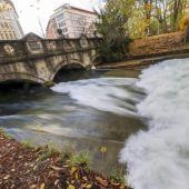 Baureferat überprüft die Eisbachwelle
