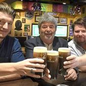 Sláinte, Prost und Cheers am Dom