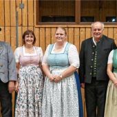 Trachtenverein Eichenlaub Schönau ehrt Mitglieder