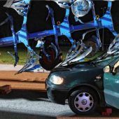 Feuerwehr probt den Ernstfall: Zwei Autos prallen in großen Pflug